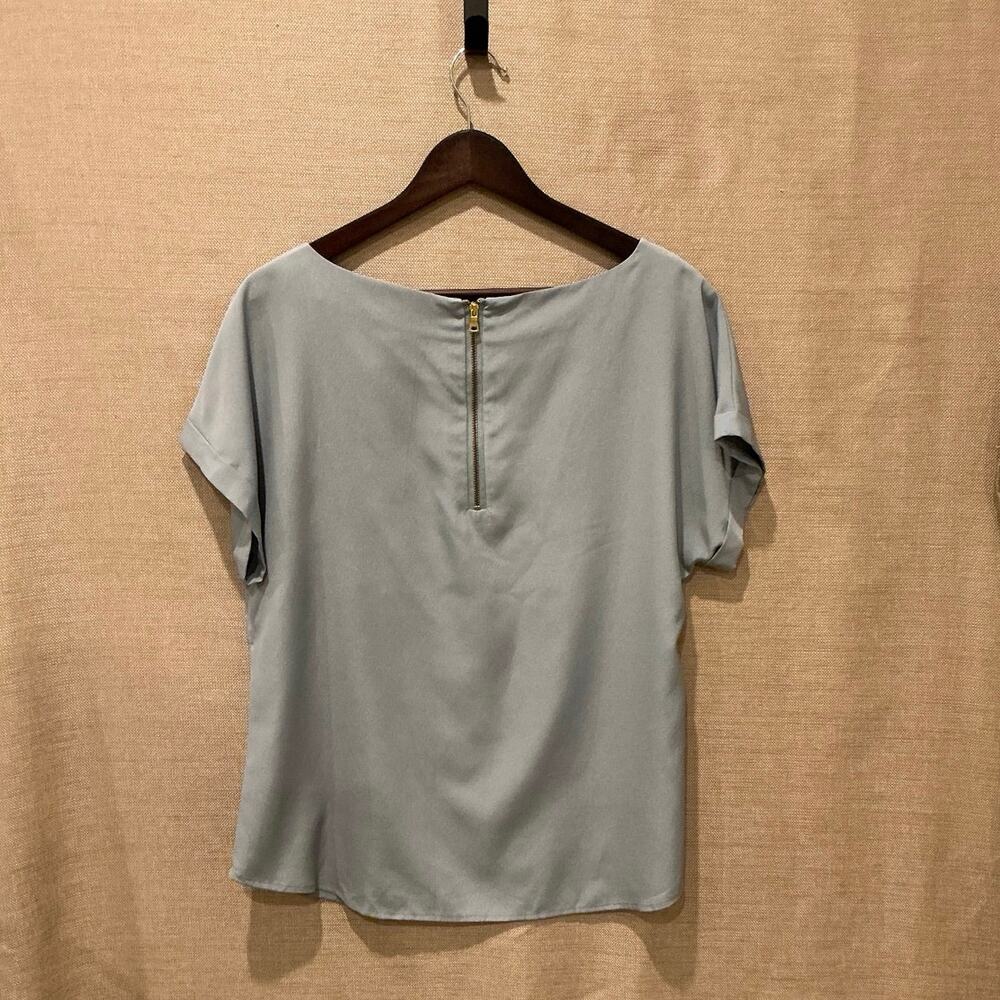 LOFT Blue/Green Blouse Zip Back Short Sleeve Pocket Minimalist‎ Women’s Large - Picture 2 of 4